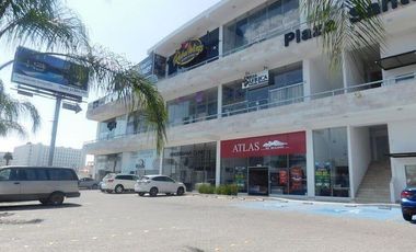 RENTA - Santa Fe Juriquilla. Local comercial en planta baja, 226 metros