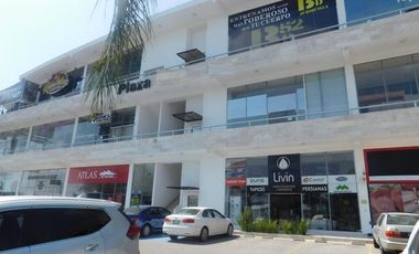 RENTA - Santa Fe Juriquilla. Local comercial en planta baja, 226 metros
