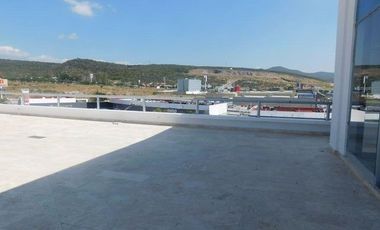 RENTA - Santa Fe Juriquilla. Local comercial en planta baja, 226 metros