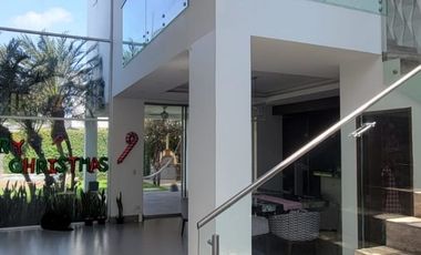 En venta lujosa y moderna casa en el  Sector La Moderna, El Tornero, Samborondon
