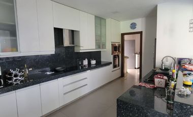 En venta lujosa y moderna casa en el  Sector La Moderna, El Tornero, Samborondon