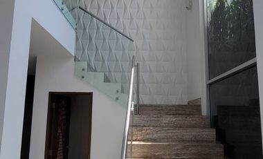En venta lujosa y moderna casa en el  Sector La Moderna, El Tornero, Samborondon