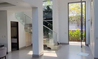 En venta lujosa y moderna casa en el  Sector La Moderna, El Tornero, Samborondon