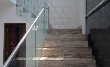 En venta lujosa y moderna casa en el  Sector La Moderna, El Tornero, Samborondon