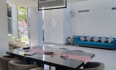 En venta lujosa y moderna casa en el  Sector La Moderna, El Tornero, Samborondon