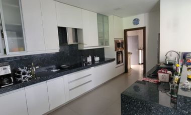 En venta lujosa y moderna casa en el  Sector La Moderna, El Tornero, Samborondon