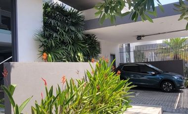 En venta lujosa y moderna casa en el  Sector La Moderna, El Tornero, Samborondon