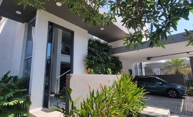 En venta lujosa y moderna casa en el  Sector La Moderna, El Tornero, Samborondon