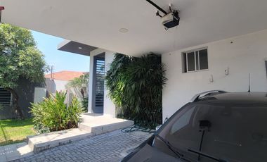 En venta lujosa y moderna casa en el  Sector La Moderna, El Tornero, Samborondon