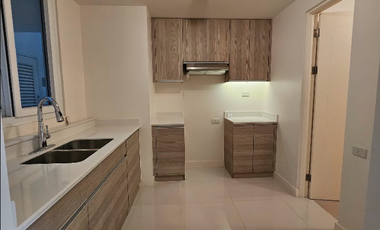 DMCI Condo near OKADA Oak Harbor Waterfront 252sqm 3BR Loft For Sale