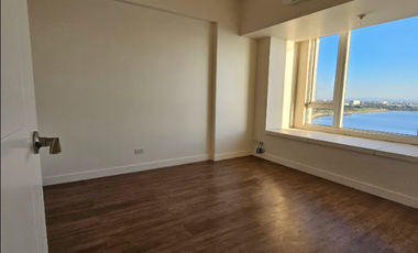 DMCI Condo near OKADA Oak Harbor Waterfront 252sqm 3BR Loft For Sale
