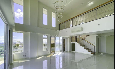 DMCI Condo near OKADA Oak Harbor Waterfront 252sqm 3BR Loft For Sale