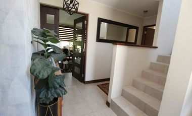 Se Vende Hermosa Casa En Av. Santa Filomena, Chicureo