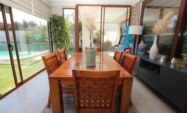 Se Vende Hermosa Casa En Av. Santa Filomena, Chicureo