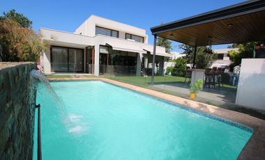 Se Vende Hermosa Casa En Av. Santa Filomena, Chicureo