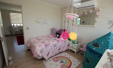 Se Vende Hermosa Casa En Av. Santa Filomena, Chicureo