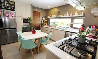 Se Vende Hermosa Casa En Av. Santa Filomena, Chicureo