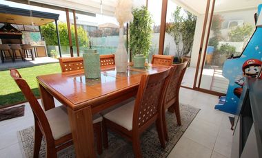 Se Vende Hermosa Casa En Av. Santa Filomena, Chicureo