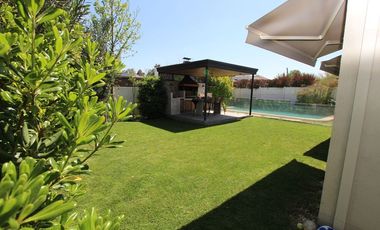 Se Vende Hermosa Casa En Av. Santa Filomena, Chicureo