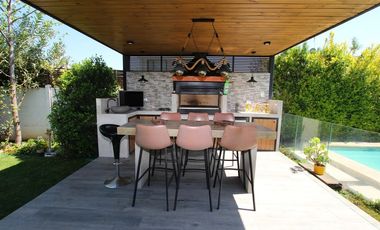 Se Vende Hermosa Casa En Av. Santa Filomena, Chicureo
