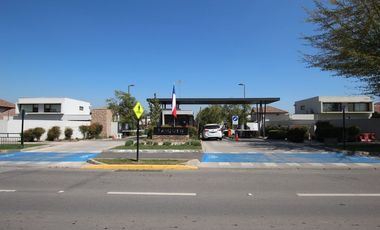 Se Vende Hermosa Casa En Av. Santa Filomena, Chicureo