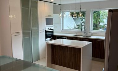 Residencia en venta en Santa Cruz Guadalupe , Puebla