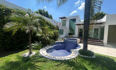 Residencia en venta en Santa Cruz Guadalupe , Puebla