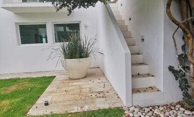 Residencia en venta en Santa Cruz Guadalupe , Puebla