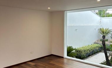 Residencia en venta en Santa Cruz Guadalupe , Puebla