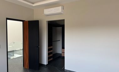 ESTRENE RESIDENCIA COLINDANTE AL CAMPO EN PARAÍSO COUNTRY CLUB