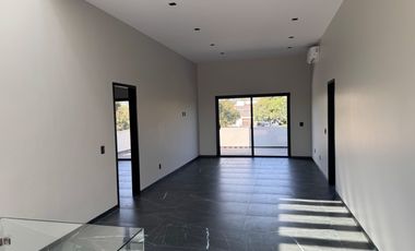 ESTRENE RESIDENCIA COLINDANTE AL CAMPO EN PARAÍSO COUNTRY CLUB