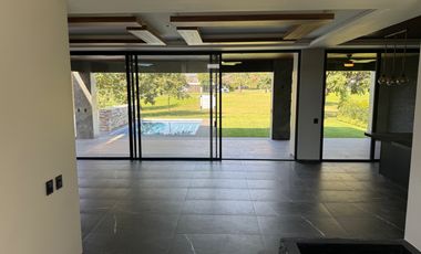 ESTRENE RESIDENCIA COLINDANTE AL CAMPO EN PARAÍSO COUNTRY CLUB