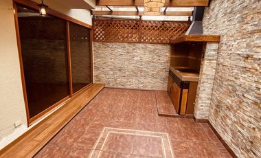 Se Vende Casa Esquinera de 3 Dormitorios en Ponceano Bajo  184.71m2