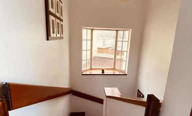 Se Vende Casa Esquinera de 3 Dormitorios en Ponceano Bajo  184.71m2