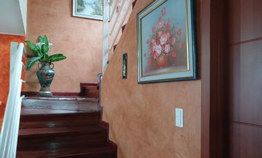 Vendo  Casa con 4 dormitorios,  Carcelén Sector  Colegio Einstein