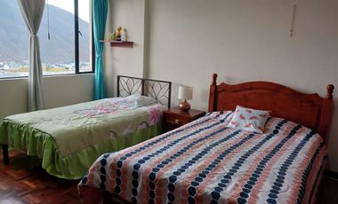 Vendo  Casa con 4 dormitorios,  Carcelén Sector  Colegio Einstein