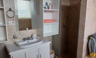 Vendo  Casa con 4 dormitorios,  Carcelén Sector  Colegio Einstein
