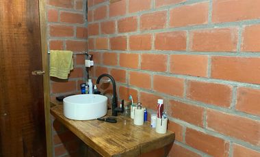 Se Vende Finca con  8.8 Hectáreas con Producción de Cacao y Piscinas  para peces  en Loreto Provincia de Orellana