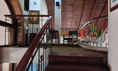 Se Vende Casa 912.35m2 Estilo Rústico en un terreno de Terreno de 2378 m2 en Ponceano Industrial