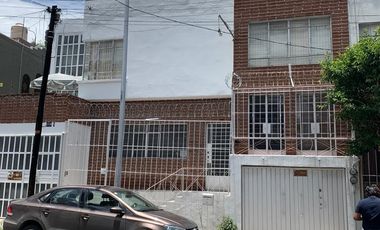 RENTA CASA PARA OFICINAS EN BARRIO DE SANTIAGO