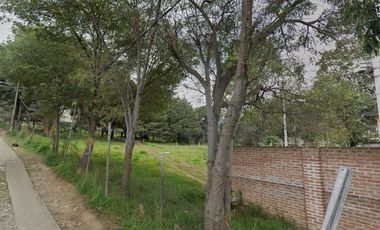 Casa Con amplio Terreno en Remate Bancario. Ojo Inversionistas, gran oportunidad de crecimiento económico.