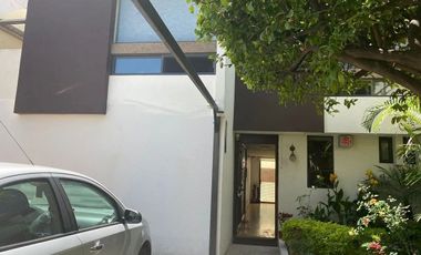 HERMOSA CASA EN VENTA UBICADA EN PRADOS AGUA AZUL, PUEBLA