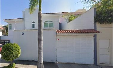 Venta de Casa en Lomas Del Nilo, Guadalajara