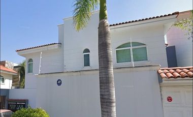 Venta de Casa en Lomas Del Nilo, Guadalajara