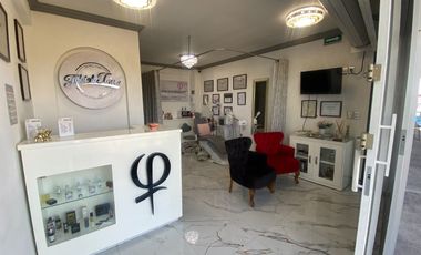 Venta local comercial, en pequeña plaza. Lateral Recta Cholula. Bello Horizonte