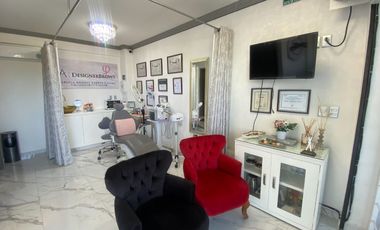 Venta local comercial, en pequeña plaza. Lateral Recta Cholula. Bello Horizonte