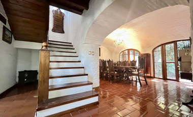 ENCANTADORA CASA EN CONDOMINIO CON SEGURIDAD