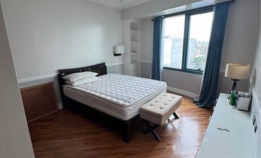 🔆 1BR Unit For Sale in Amorsolo West