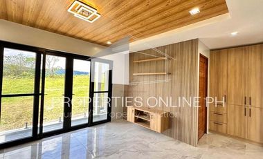 3-STOREY LUXURY HOUSE WITH POOL AT SPLENDIDO, LAUREL, BATANGAS