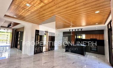 3-STOREY LUXURY HOUSE WITH POOL AT SPLENDIDO, LAUREL, BATANGAS